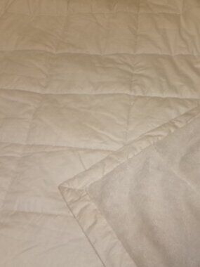 LL Bean Primaloft square stitched  alternative down full sz comforter yellow
